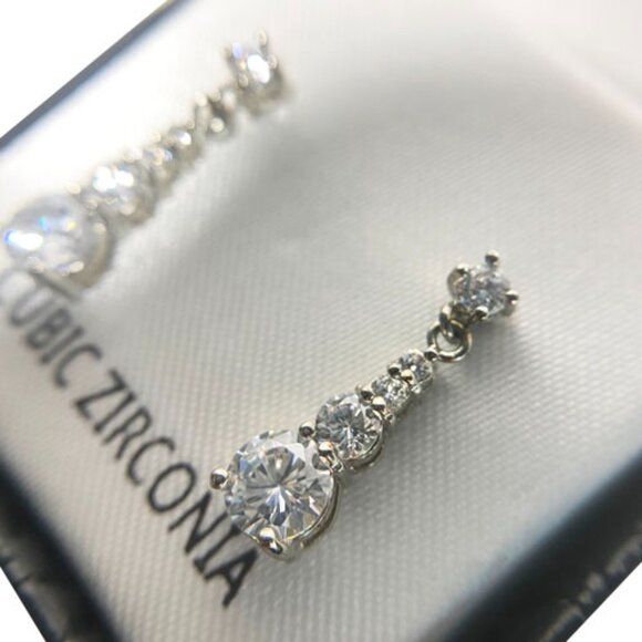 Tear Drop Stud Earrings Cubic Zirconia - Picture 2 of 3